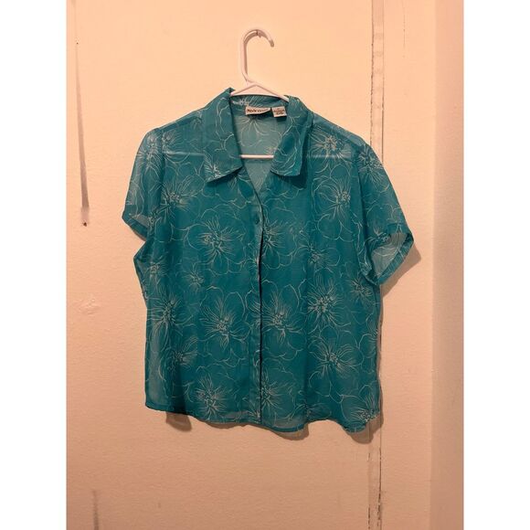 Women's button down‎ - Picture 1 of 2